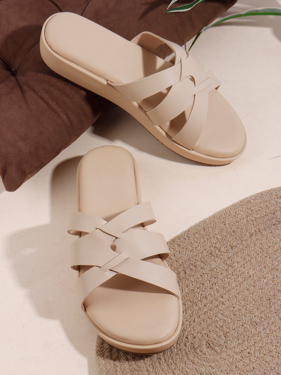 ZIG Cream Flats