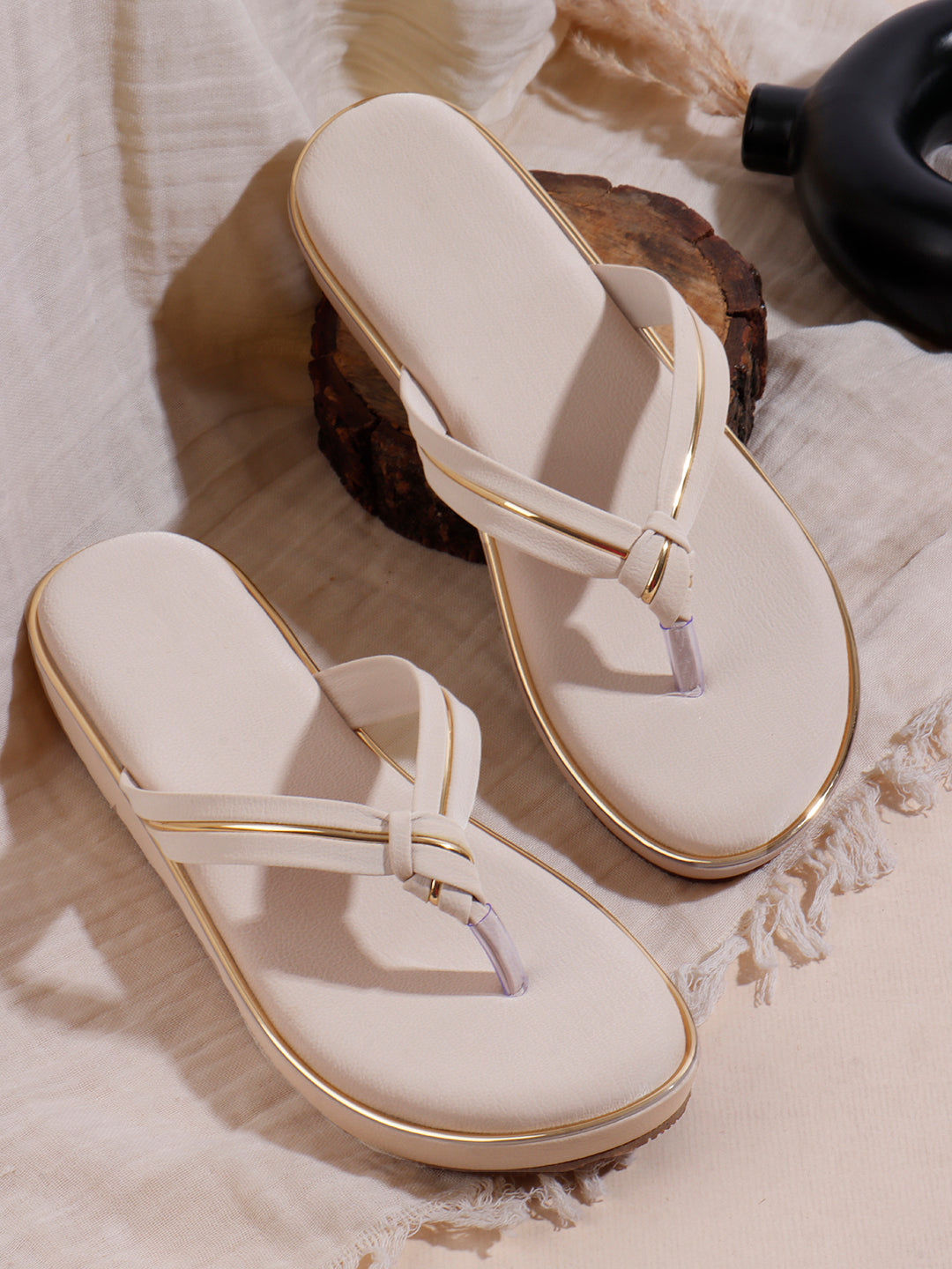 Knot Cream Flats