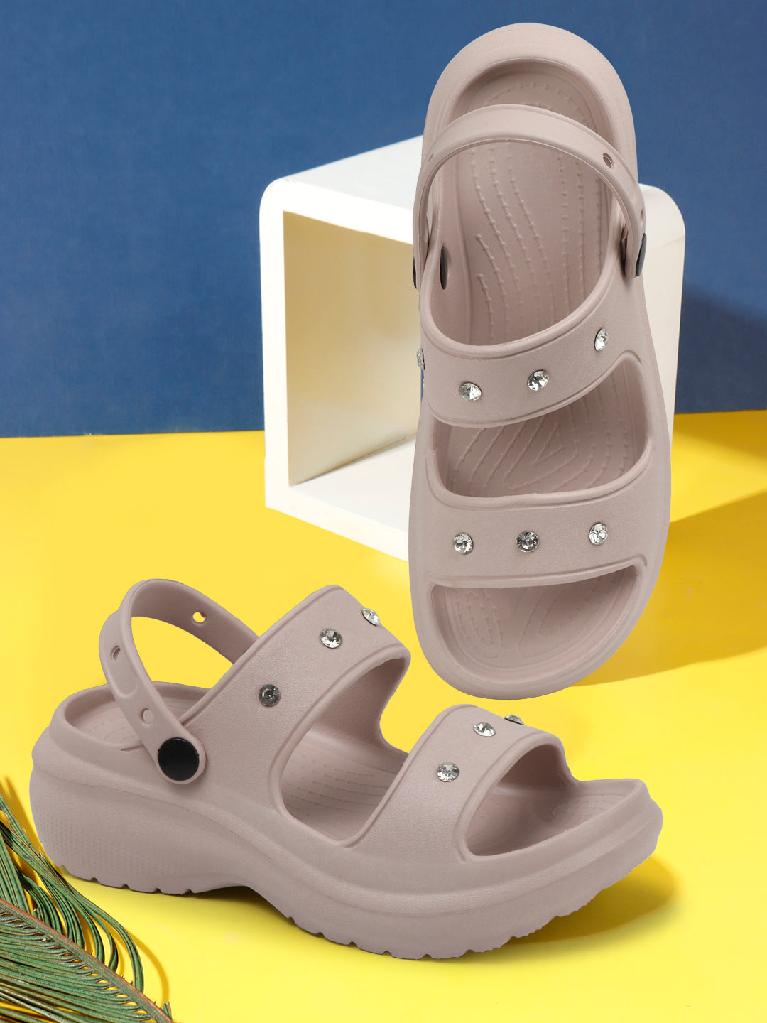 Pearl Beige Clogs