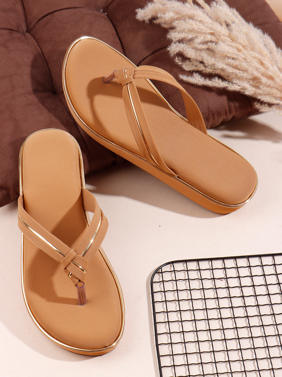Knot Beige Flats